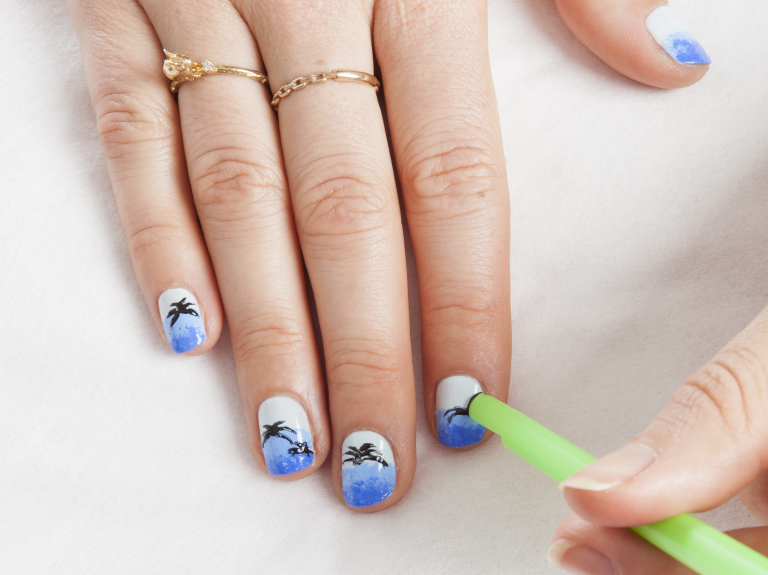 Sponge Technique Nailcentric Diy Nail Art Sponge Ideas