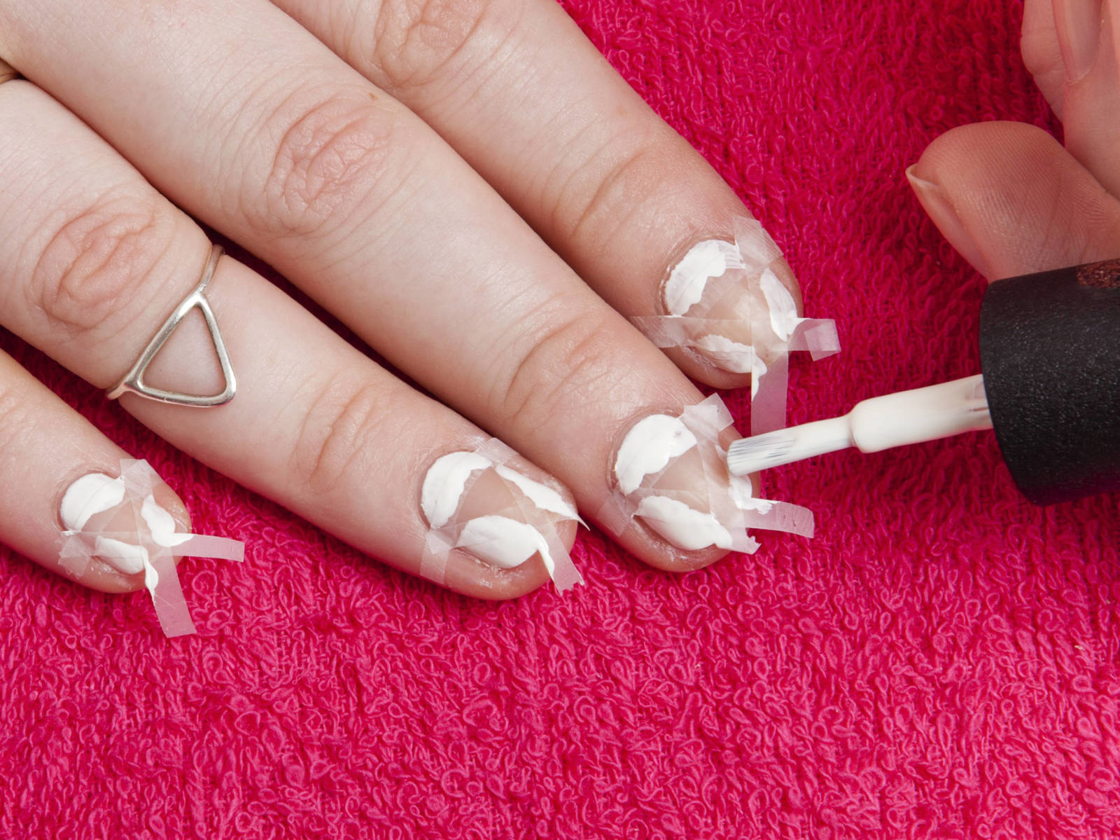DIY nail art howto nails using tin foil and scotch tape