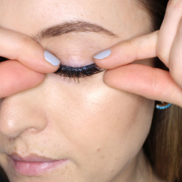 How to apply false eyelashes expert fake eyelash application tips