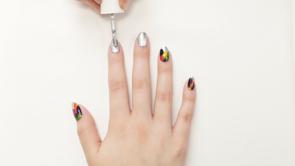 Manicure masterclass: Geometric circles