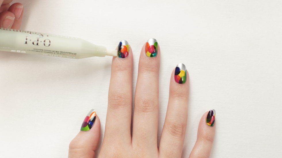 Manicure masterclass: Geometric circles