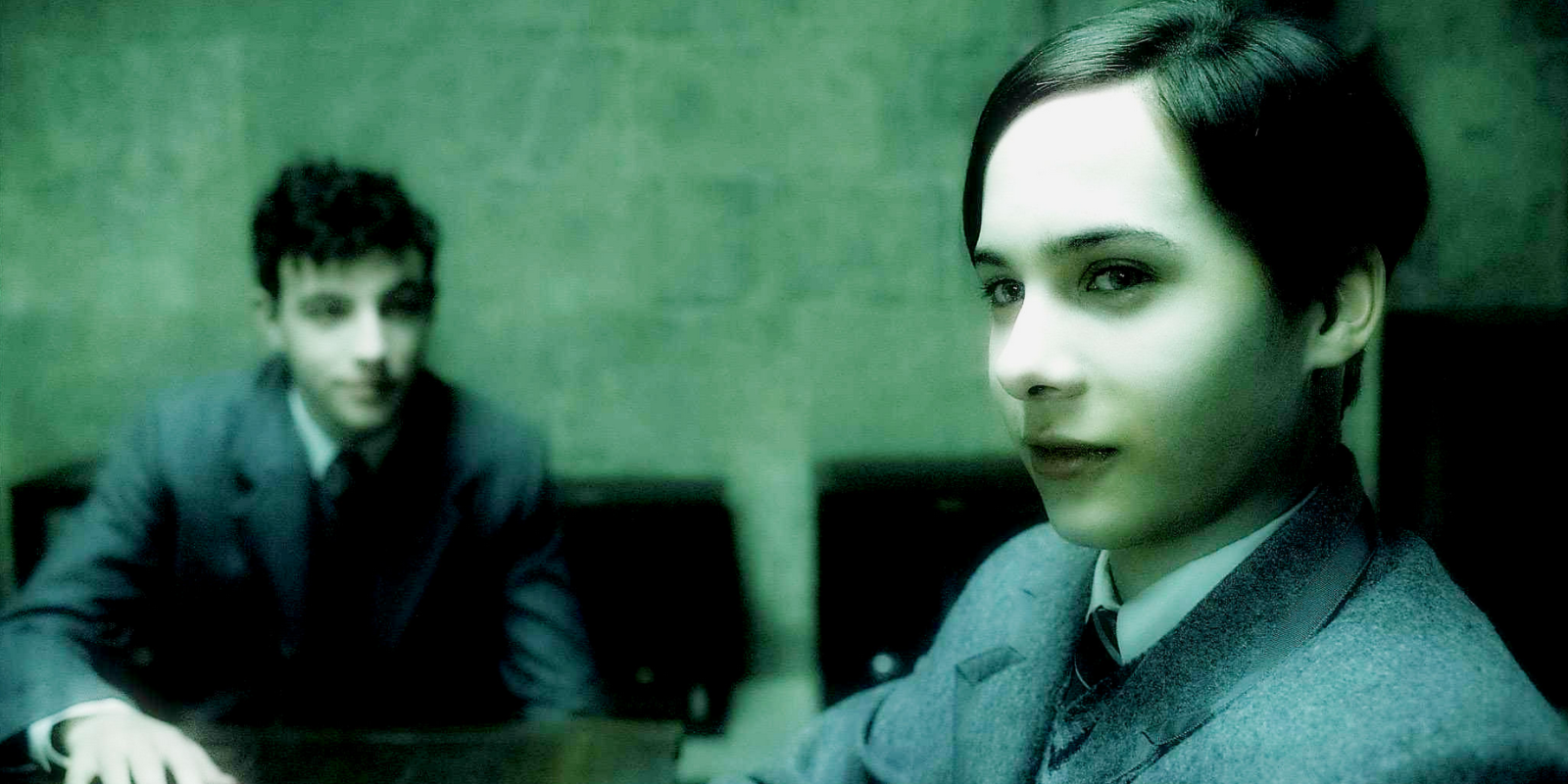 Young Tom Riddle from Harry Potter is actually pretty hot now
