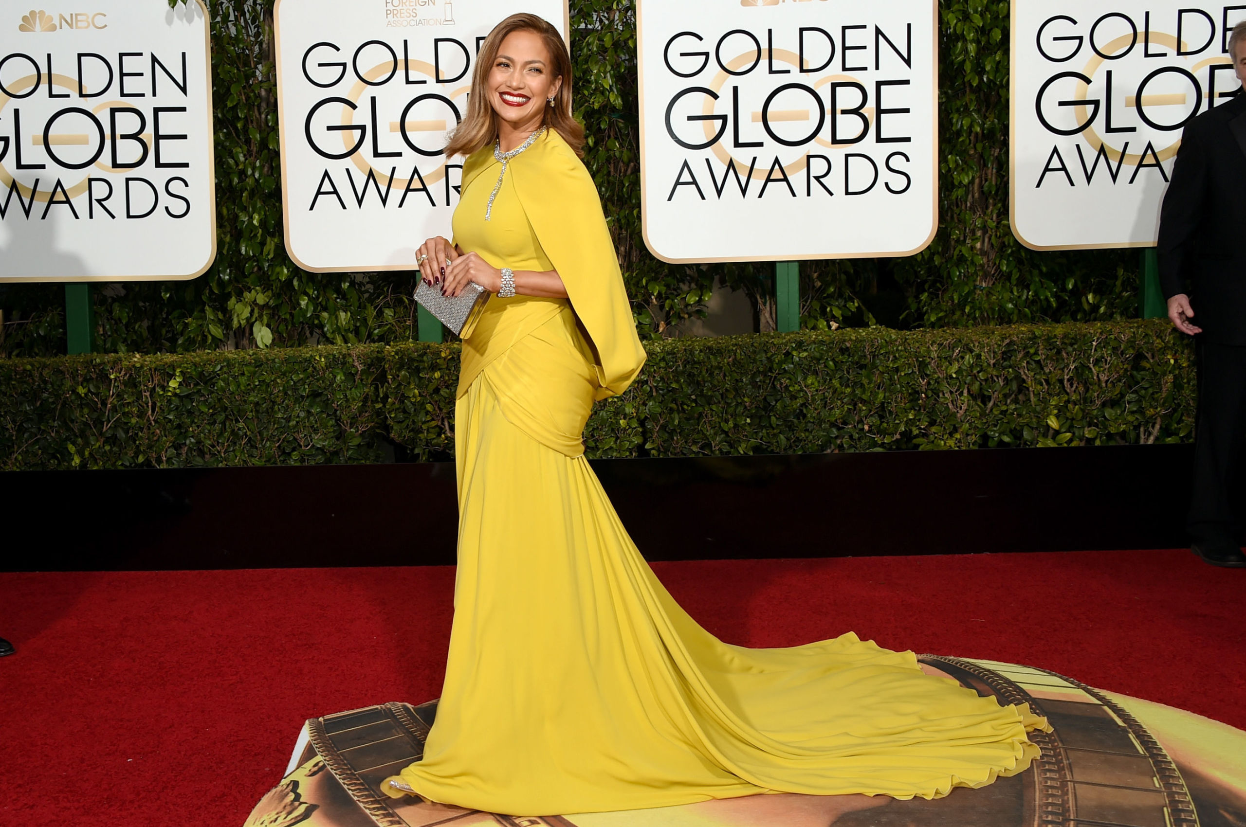 Golden Globes 2016: Jennifer Lopez wows in glamourous mustard gown