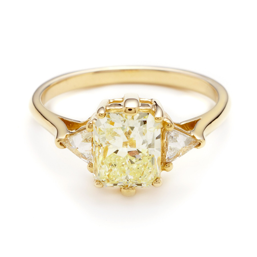 20 colourful engagement rings that are better than diamonds