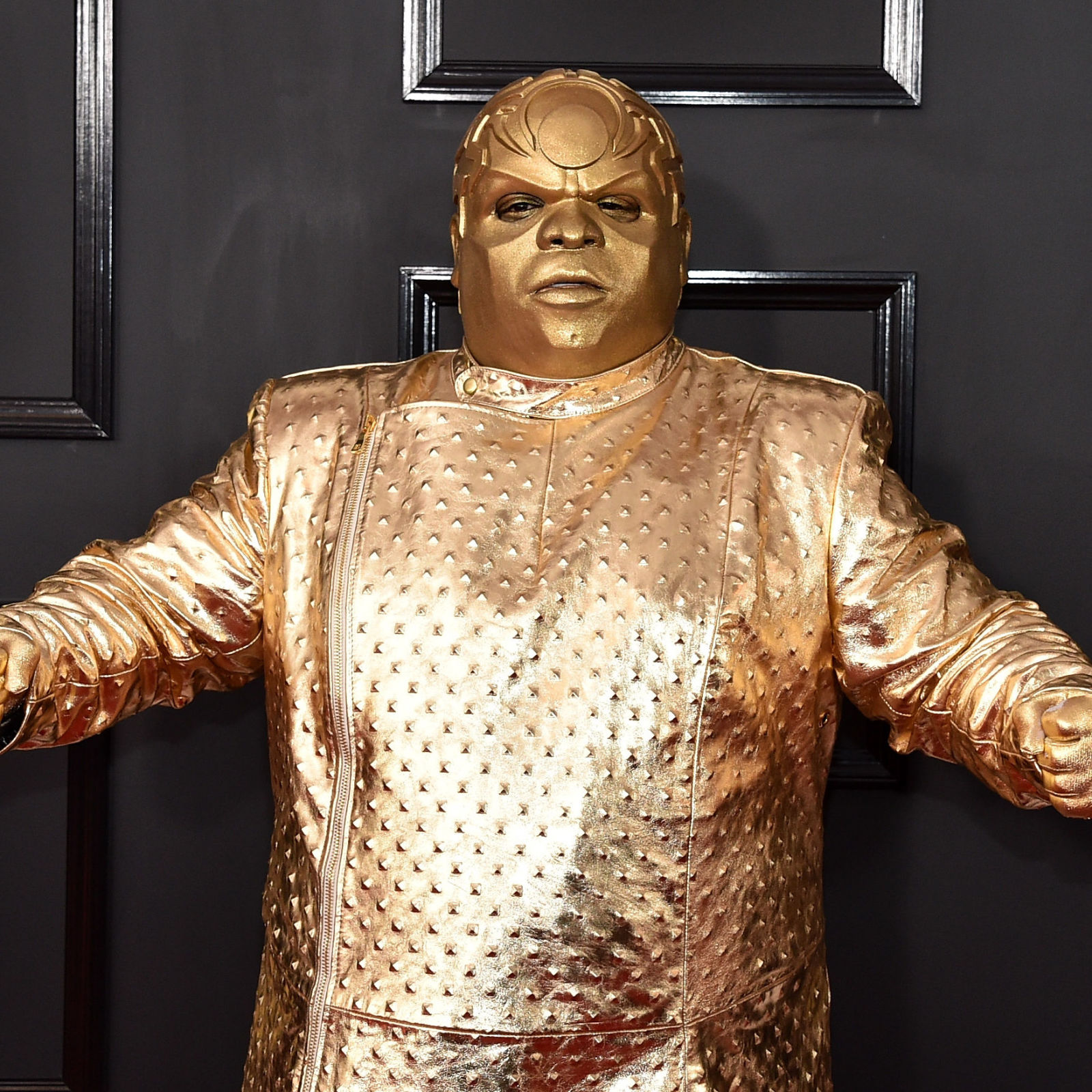 Cee Lo Green rocked up to the Grammys dressed in gold and the internet is loving it Cee Lo Green rocked up to the Grammys dressed in gold and the internet is loving it