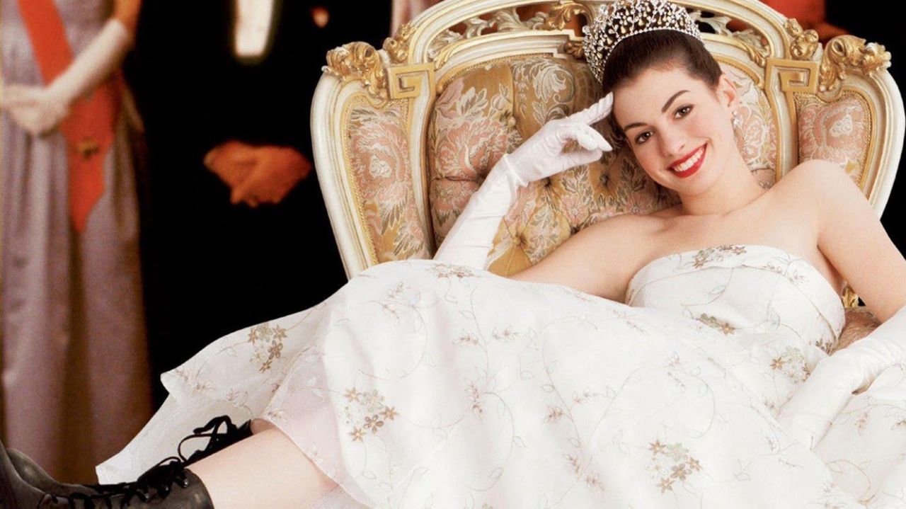 anne hathaway princess diaries dress Anne Hathaway is super keen for The Princess Diaries 3
