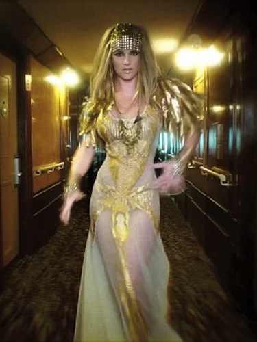 53d4633cd9eb4_-_91112britney-cleopatra-l